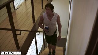 VIXEN Kendra Sunderland and Blair Williams Share a Weenie