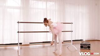 Small Lina Pleasure Performs Excellent Ballet Screw
