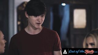 Stepson Caught Stepmom Screwing With stepbae