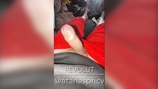 Girlfriend interupted my masturbation during the time that I'm reading the chat