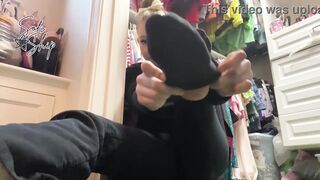 Hawt Worker Beauty Foot Sneaker Fetish Show Off