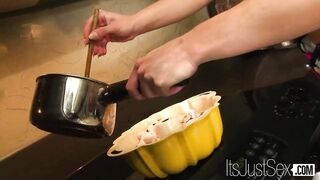 Ash Hollywood Gets Her Snatch Eaten by Chef Aaliyah Love (Lesbos In The Kitchen)