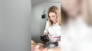 A chap ejaculates whilst cutting hair with a knob trimmer