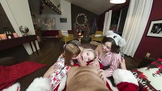 VR Bangers: 3 Teen Honeys Suck and Screw Santa’s Biggest Penis in Hardcore Bi sexual Christmas Foursome