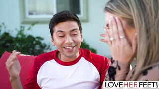 Feet Female-dom Gigi Dior Screwed Outdoors After Feet Worshipping