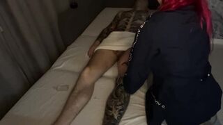 The masseuse sucked her client