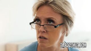 Breasty Stepmom Accepts Stepson's Suggest To Screw Her - Dee Williams