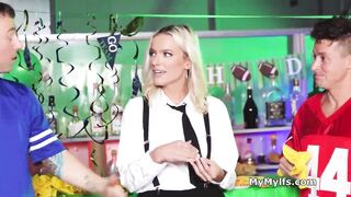 Free using a wet snatch by the bar