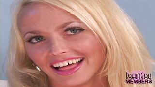 Breathtaking Golden-haired Undresses Top Off In Sexy Casting Clip