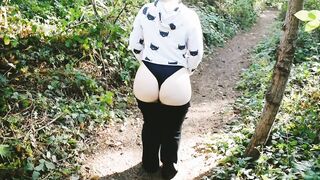 Exhibitionist Mother I'd Like To Fuck flashing her round ass and playing with her twat at a public park