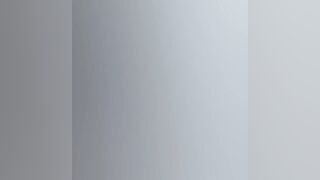 Roberta Farnese and her partner meet a pair who have the same intentions in a parking lot.