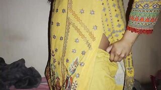 Stepmom Giving Tugjob and hug spunk fountain