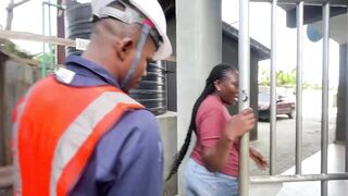 THE ELECTRIC MAINTENANCE PERSON DRILLED SILVER ANAL’S SNATCH WHILST COMING FOR HOUSEHOLD MAINTENANCE