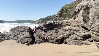 @CoachStuds finds Tyler Saint and Ace Banner with a dead car so this chab showed 'em a precious time at the beach