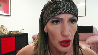 I turn u on so much with my holes and my sucking throat