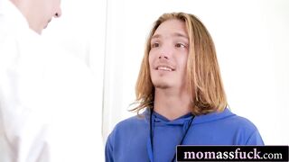 Spouse and Coach Team Up to Stretch Wife’s Holes