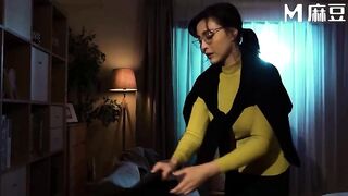 The allure of a hot mother I'd like to fuck is irresistible to the weenie