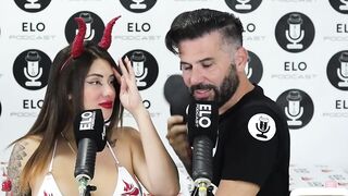 Sara Blond chupa el chupetín como si fuera una pija????????