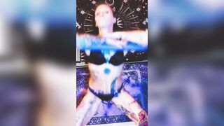 Squatting mother I'd like to fuck MommyMisfit