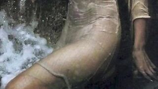 Hot Jennifer Aniston was caught out of a top in many situations, by a hidden camera