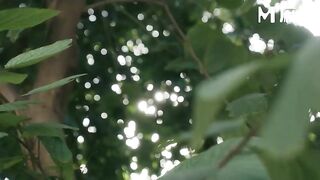 Human and ghost make insane love until reincarnation