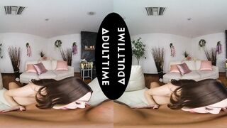 UP CLOSE VR - Hot Ella Reese Takes U On A Alluring, Steamy And Nasty Adventure In POV