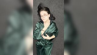 Am I the ”beauty next door” sort?