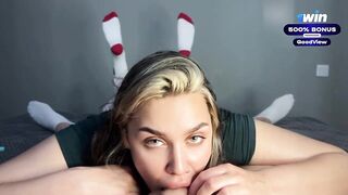 Hawt stepsister practices oral-job technique on her brother's penis