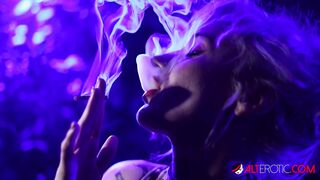 Kitty Quinn smokes her night away in Smoked Out Blondie