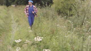 Golden-haired Kelly Trump as porn star Jeannie seduces him with magic until that guy cums.