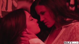 MILFY Seductive Photographer Penny Barber Shares A Weenie With Her Her Model Rissa May In Sexy Trio