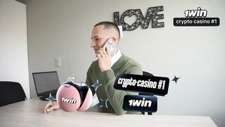 Secretaria colombiana Ashley Sanz consigue un ascenso con su hermoso culo! - Knock Knock Club