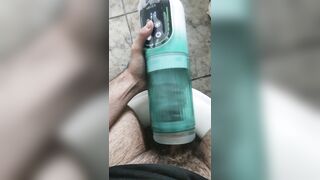 Gemidos intensos usando juguete succionador!! (chico se masturba)