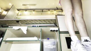 This babe did a great job by cleaning my food truck so as a award I screwed her hawt butt