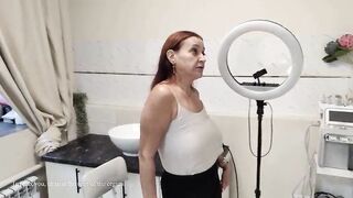 Became lovers with a ally's large-butt mama, the massage parlor administrator!