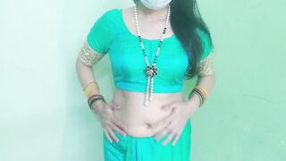 Aunty's soaked twat water