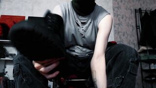 FOOTFETISH boots, socks and soles of army hunk