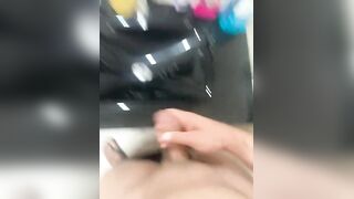 Me masturbo en mi casa escondido