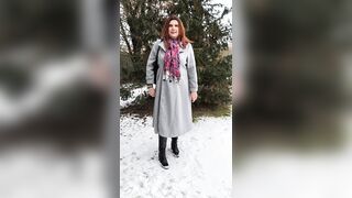 Winter in garden - outfit with ebony boots and hose