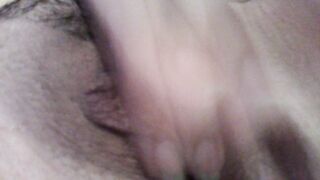 Chica hawt masturbandose