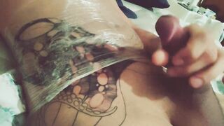 Me calenté mucho luego que me tatuaran y no pude evitar tocarme al volver a casa