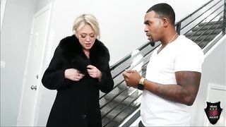 Pleasing Blond Cunt For Rome Major! Dee Williams Took It Deeply Inside!