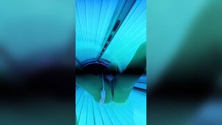 Squirting in tanning daybed