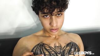 Muscle Latino Twink Tugjob