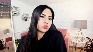 Jiggly Ass Bounce Party – big beautiful woman Livecam’s Natural Lure