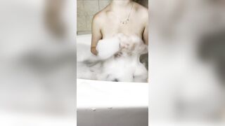 nineteen y/o Tries Bathtub Sextoy Riding Frist Time