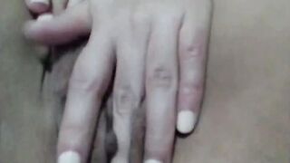 Amateur Shaggy Snatch Lips Widen and Masturbating