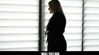 mother I'd like to fuck PAWG gets scared and calls security to bang her for safety