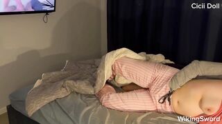 Stepdaughter sneaks into Dad’s daybed hoping for some Priceless Sex ????