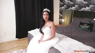Fatherinlaw tells black bride Ameena Green not to worry if this babe keeps sucking jock the way that babe does.That guy takes out his shlong and that babe deepthroats him